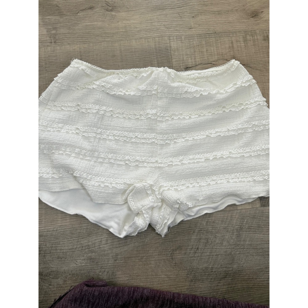 Good Days Project White‎ Lace Ruffle Shorts - Boho Coquette Style - Size L